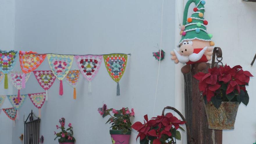 Decoración navideña en Pujerra. | L.O.