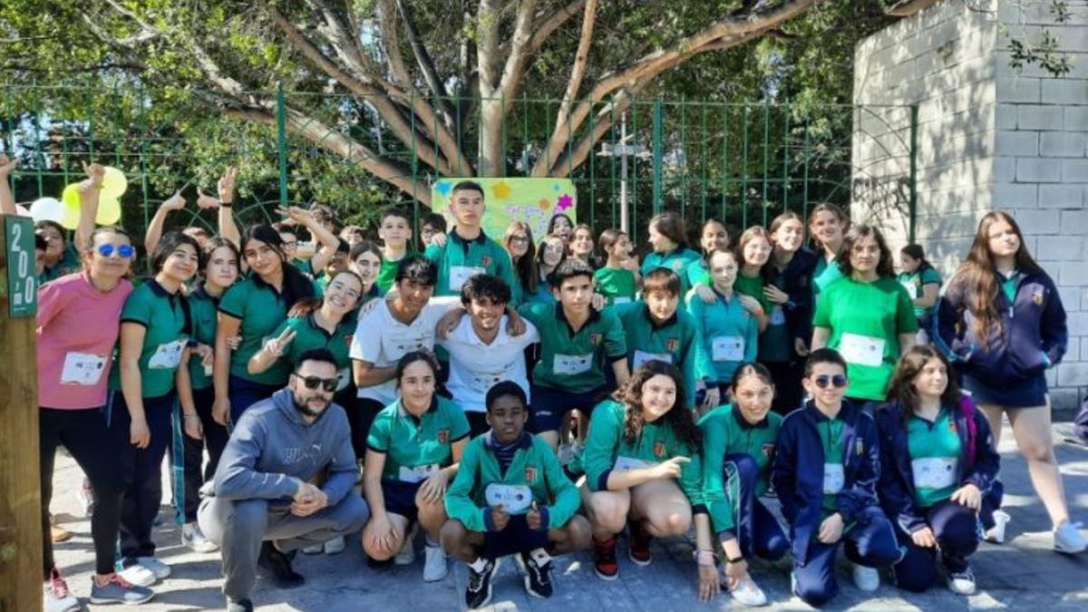 Alumnos participan en la cerrera de La Fontaine.