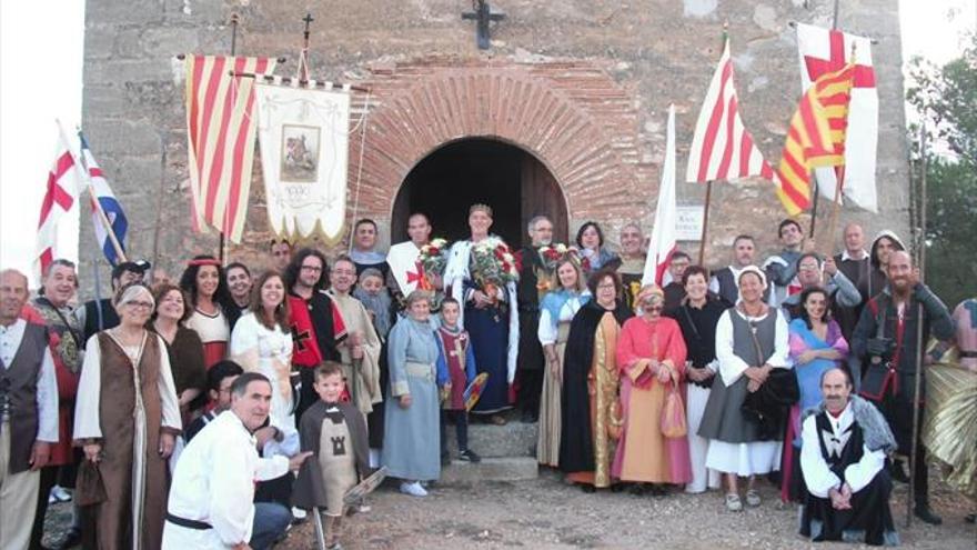 El concurso de pintura suma atractivos a la feria medieval