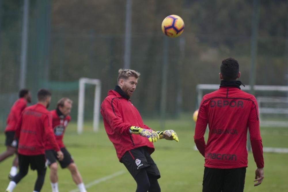 El Dépor se entrena tras golear al Oviedo