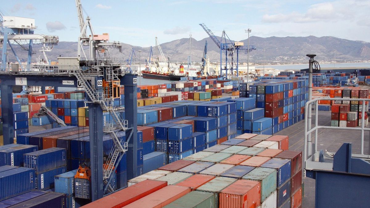Actividad de contenedores en el puerto de Castellón.