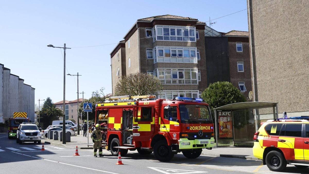 Un incendio en una cocina de un piso de Vite moviliza a los Bomberos de Santiago