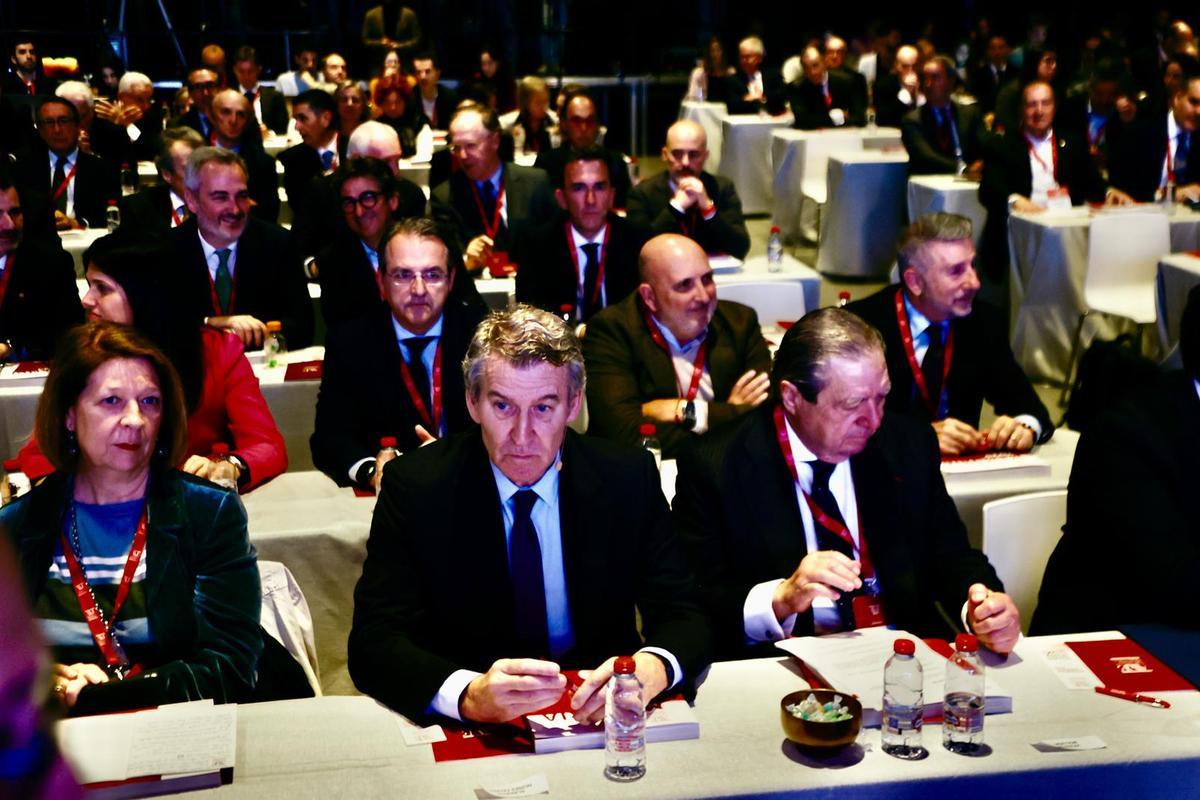 Feijóo, Llorca y Catalá asisten a la asamble de AVE