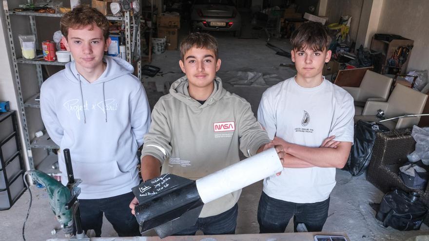 Un cohete construido por estudiantes alicantinos de 15 años que pretende elevarse 50 kilómetros