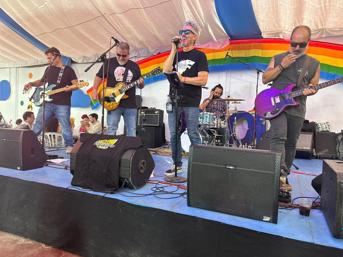 Actuación musical en la Caseta AVOI.