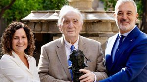 Sònia Hernández, Fernando Méndez-Leite i Jaume Collboni, ahir.  | FERRAN NADEU