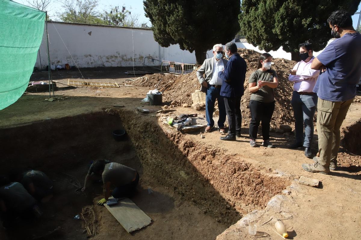 Hallan una nueva fosa de represaliados por el franquismo en Córdoba