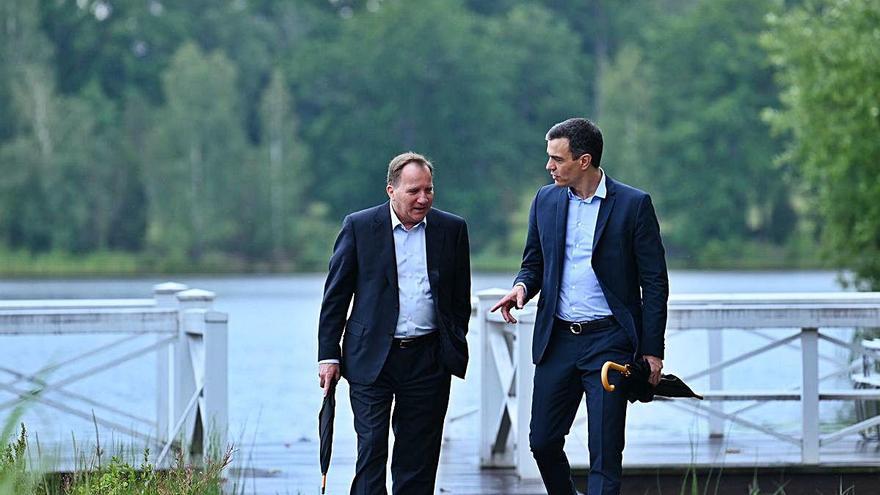 El president del Govern, Pedro Sánchez, passeja amb el primer ministre suec, Stefan Löfven