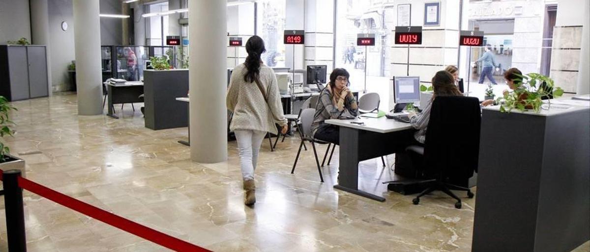 Palma recorda als seus funcionaris que «cal parlar en català amb els ciutadans»