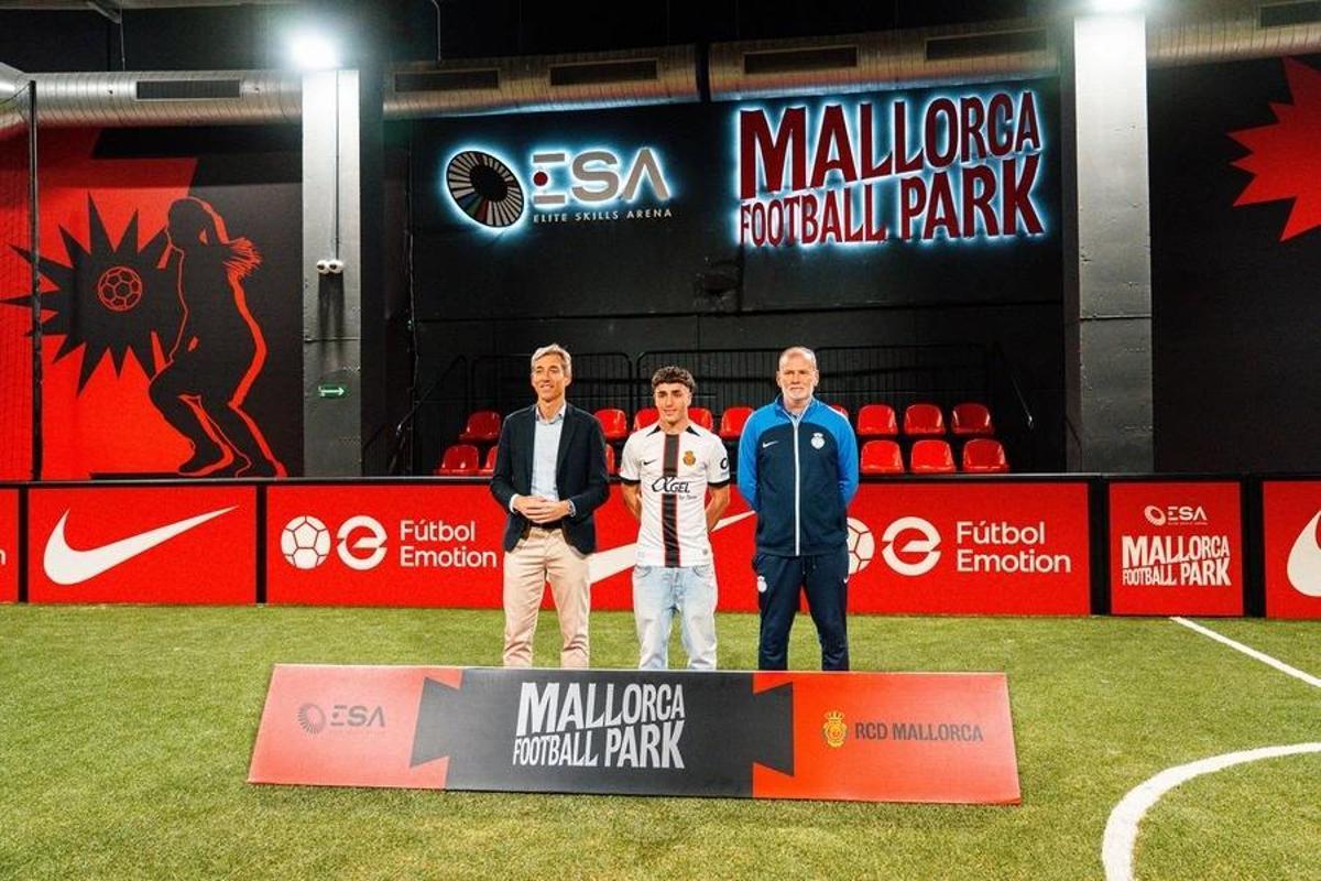 Alfonso Díaz, Jan Virgili y Paco Cobo, en la presentación del Mallorca Football Park.
