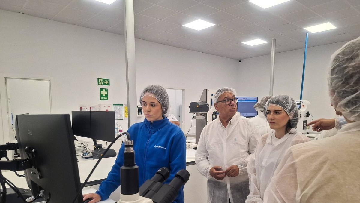 El alcalde estuvo presente en la inauguración de las instalaciones.