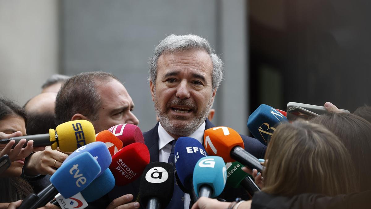 El presidente de Aragón y líder del PP en la comunidad, Jorge Azcón, en su llegada a la Junta Directiva Nacional del partido.