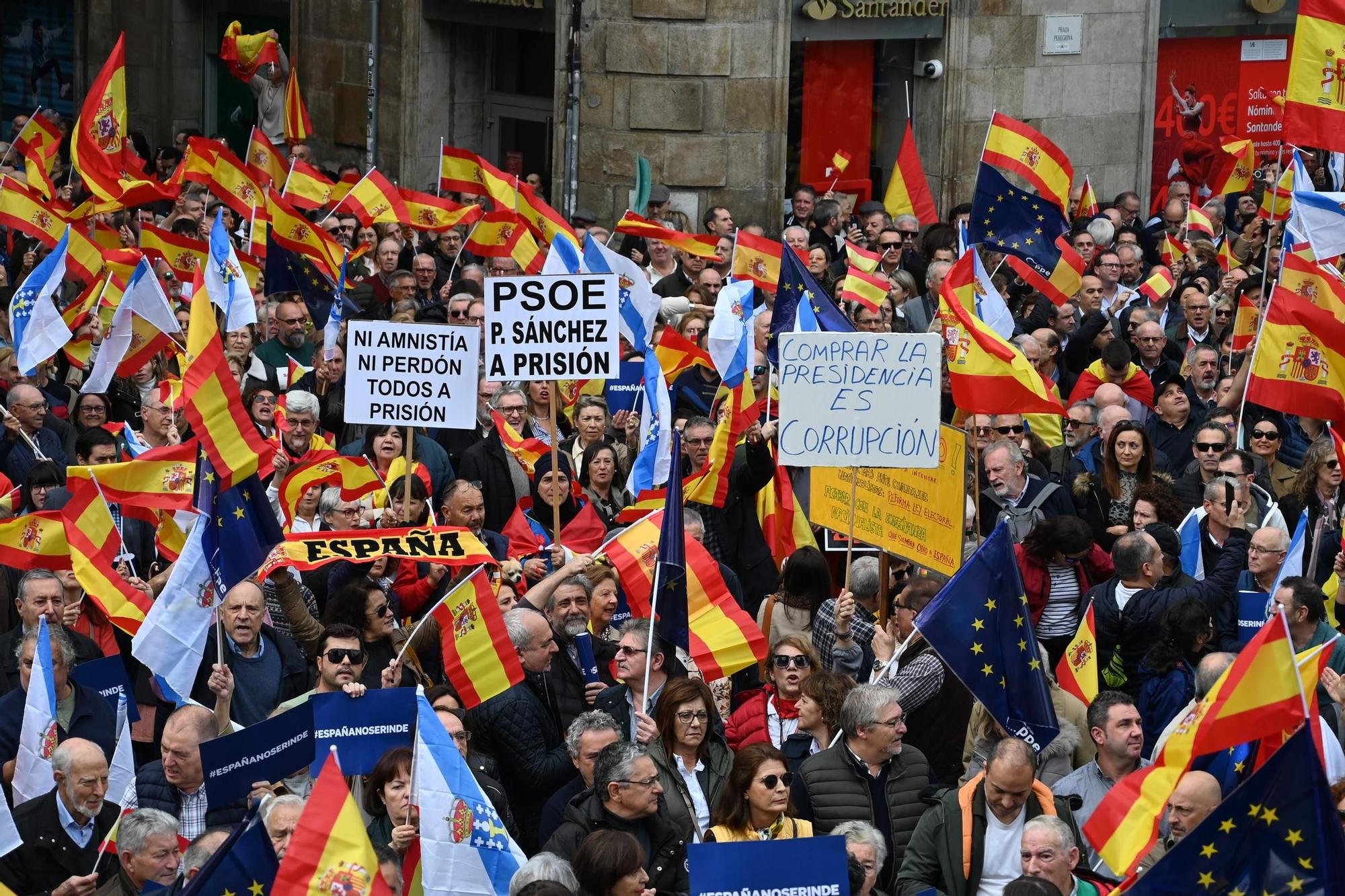 Contrarios a la amnistía se unen en una manifestación en Pontevedra