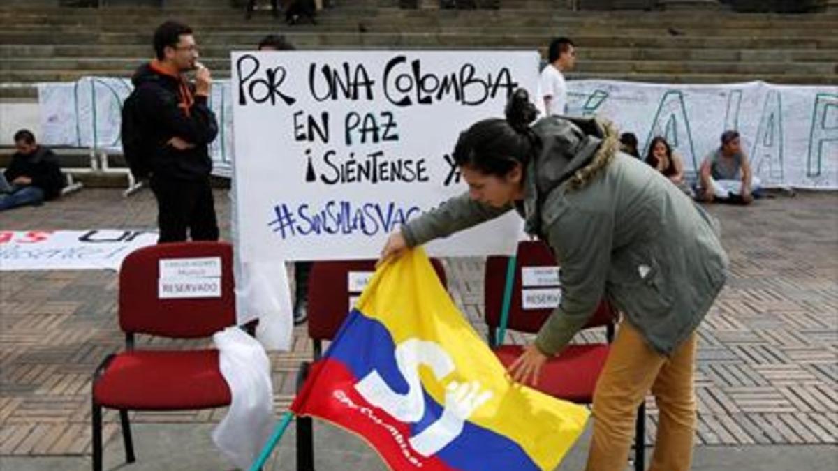 Partidarios del acuerdo, frente al Congreso colombiano, en Bogotá.