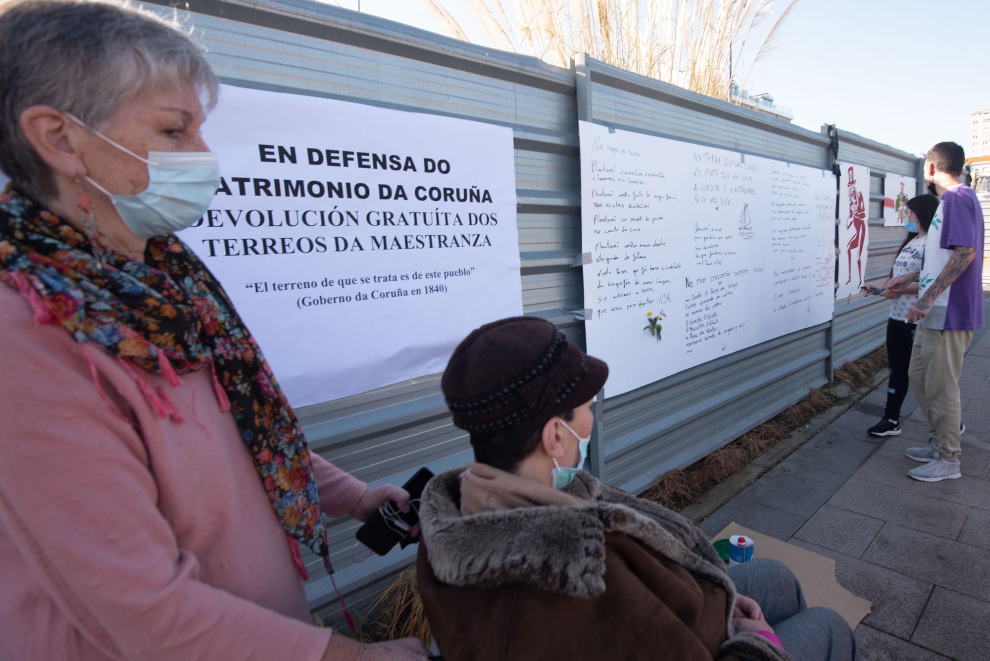 Grafitis reivindicativos en los terrenos de Maestranza