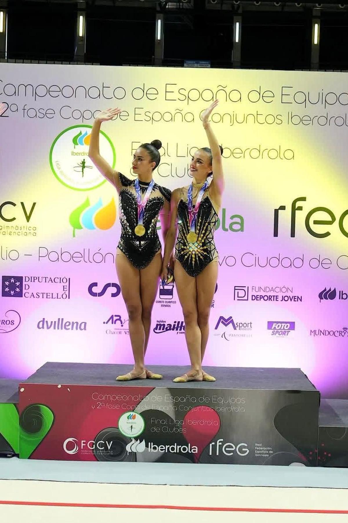 Daniela Corina Herrera y Leticia Batista, en el podio.