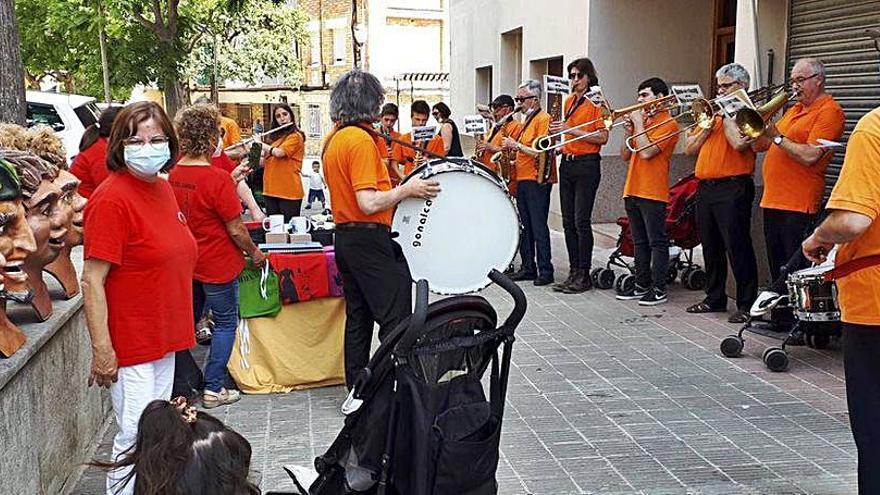 Capellades viu una altra edició de les Festes del Carrer amb tortells i balls | AJUNTAMENT DE CAPELLADES