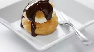 Cómo hacer profiteroles de nata, un postre para los más golosos