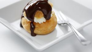 Los profiteroles, un postre con muy pocos detractores.