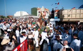 Vilanova reconoce el trabajo de la hostelería tras rendir culto al Carme