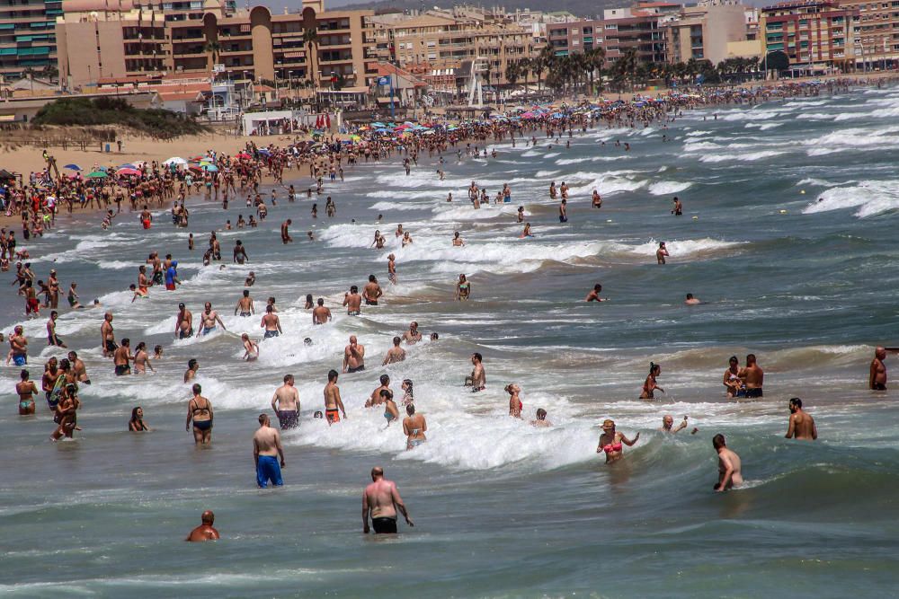 Bandera roja en las playas alicantinas