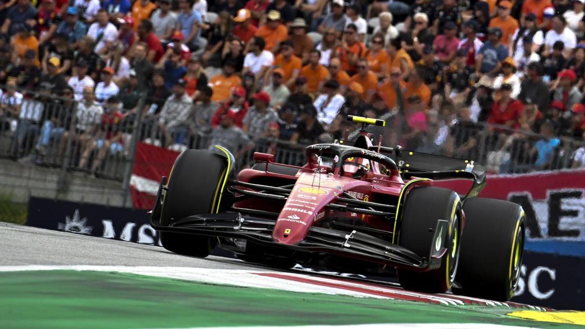 Carlos Sainz con su Ferrari en Austria, antes de que se incendiara