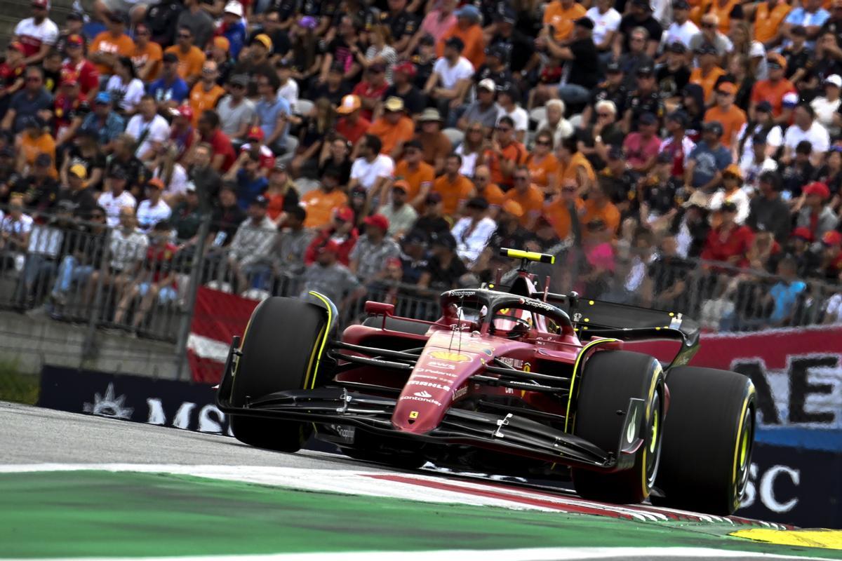 Carlos Sainz con su Ferrari en Austria, antes de que se incendiara