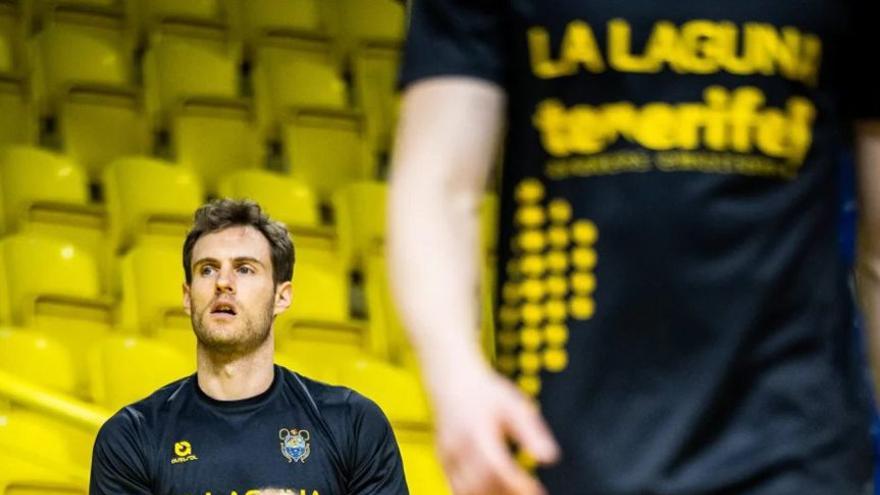 Tim Abromaitis, en un calentamiento antes de jugar. | BCL