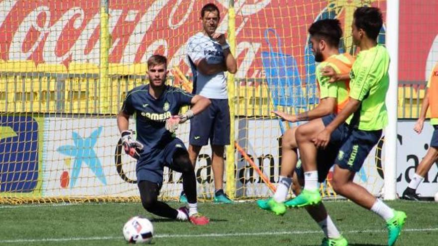 El portero Josele Martínez, durante un entrenamiento con el juvenil.