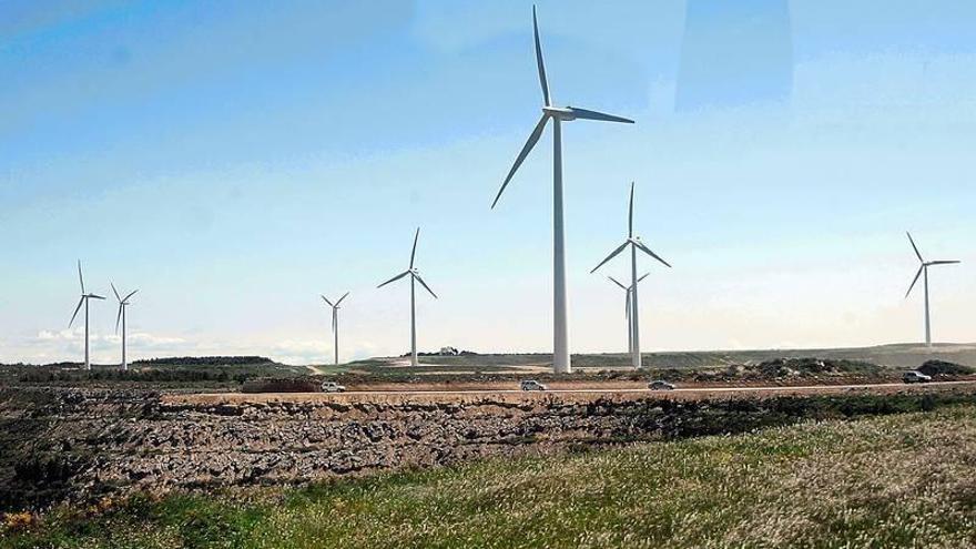 Declaradas de interés autonómico dos plantas fotovoltaicas en Huesca y un parque eólico