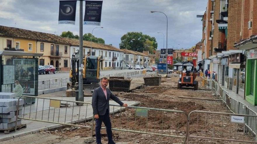 Infraestructuras inicia la remodelación del carril bici y aparcamientos de la avenida de Libia