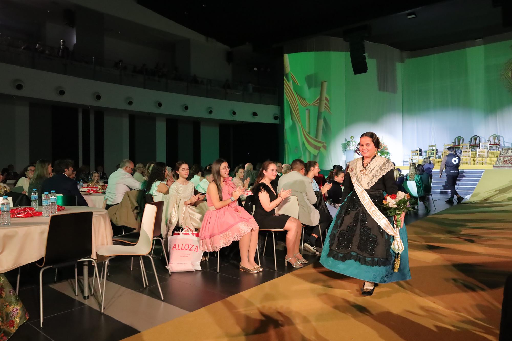 Galania a la reina infantil de las fiestas de la Magdalena