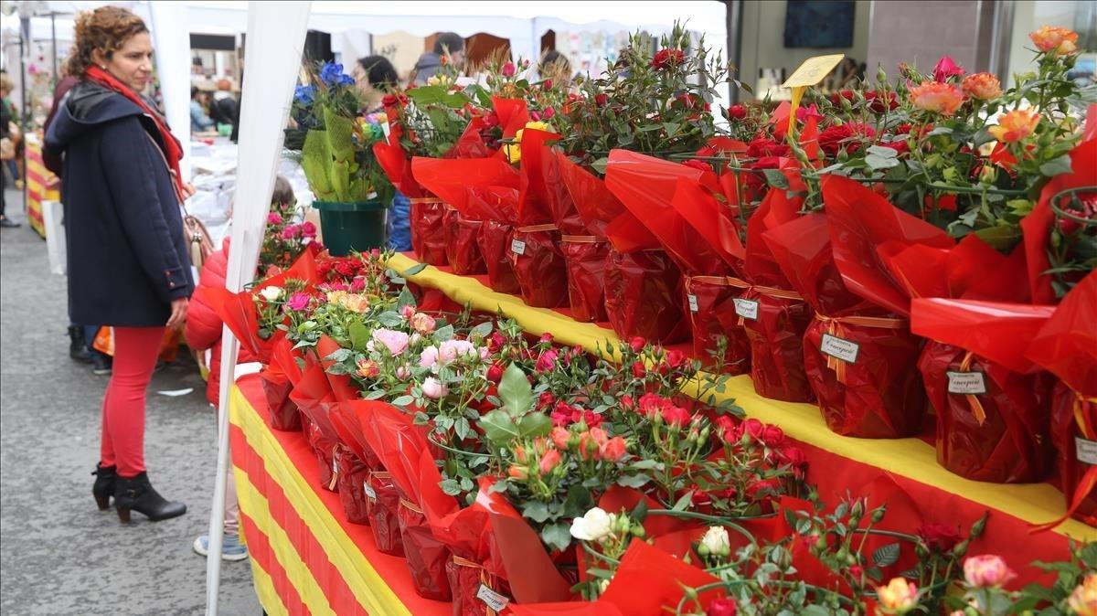 Parada de rosas en el centro de Badalona.