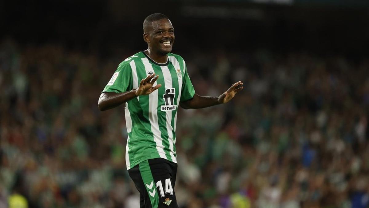 El centrocampista celebra el tercer gol ante el Almería durante el partido de la novena jornada de la liga 2022 23.