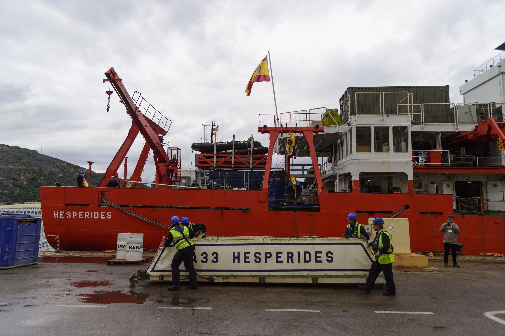 Así ha sido la salida del buque Hespérides desde el Arsenal de Cartagena