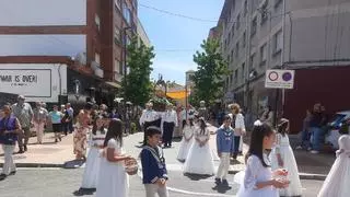 Lugones, una alfombra de color: así ha festejado el Corpus la parroquia sierense