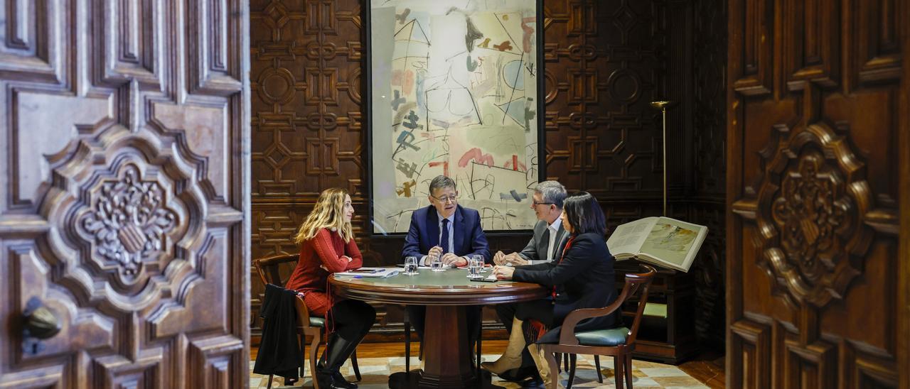 Reunión de trabajo de Ximo Puig con los tres consellers implicados en las renovables.