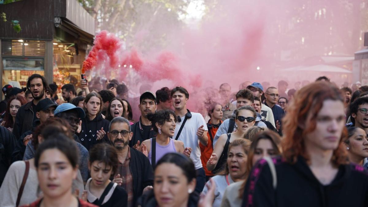 Manifestación por el desalojo  del edificio La Tancada.