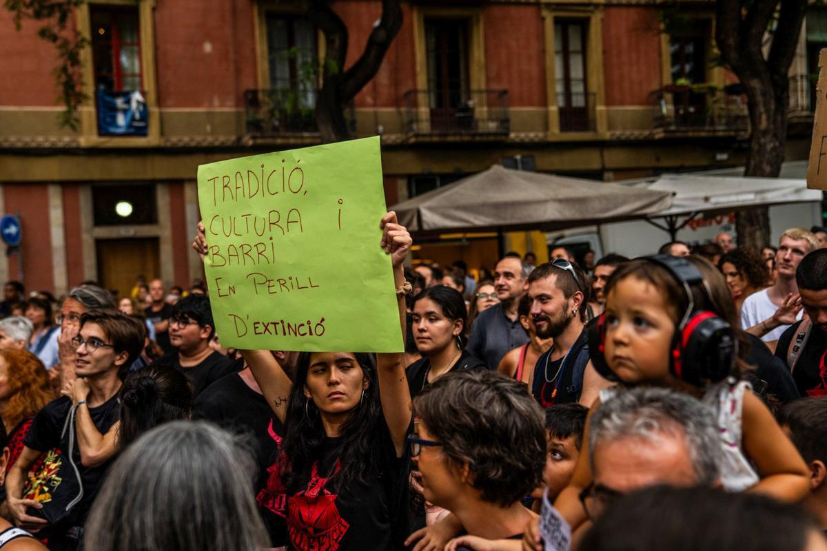 Las colles de Gràcia no han llegado a un acuerdo antes del pregón de la Fiesta Mayor, con lo que los actos de cultura popular quedarían desconvocados en los próximos días.