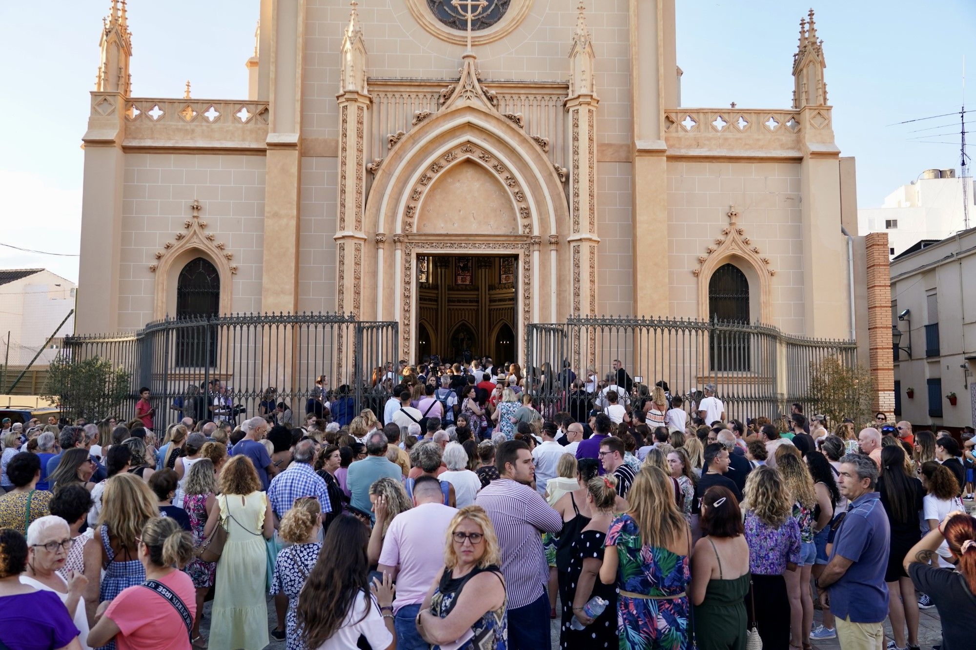 Multitudinario último adiós a María Teresa Campos en Málaga