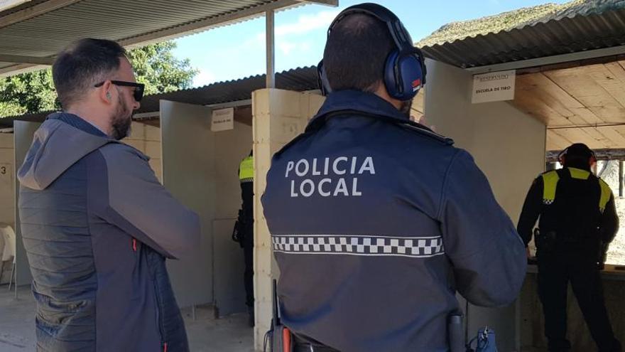 La Policía Local de Crevillent realizará en 2020 prácticas de tiro con escenarios más reales