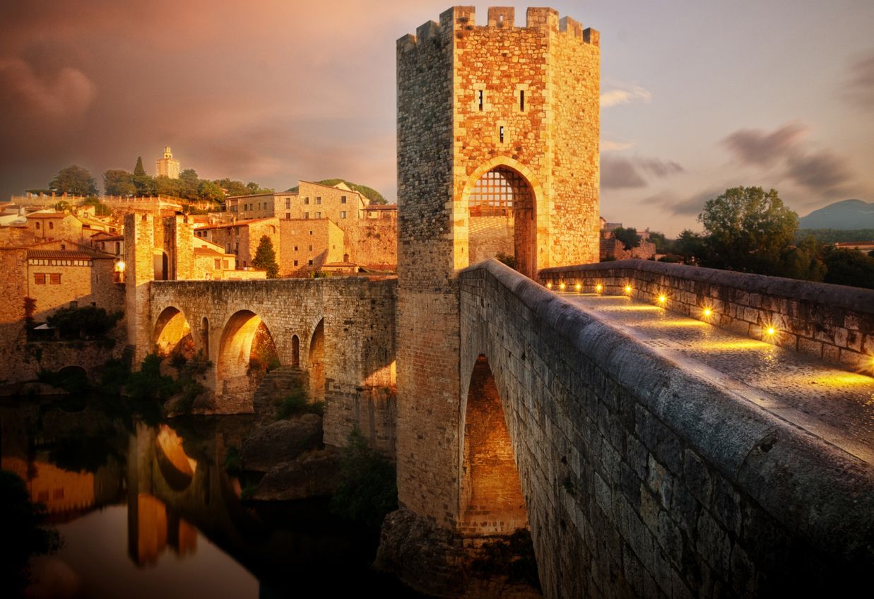 Puente de Besalú, Girona.