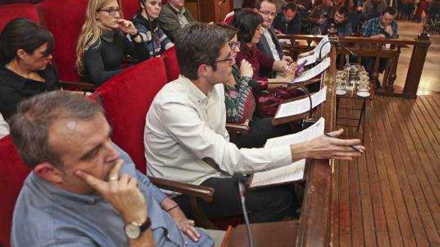 El pleno de Alcoy avala el recurso a la ATE de la Española pese a la ofensiva empresarial