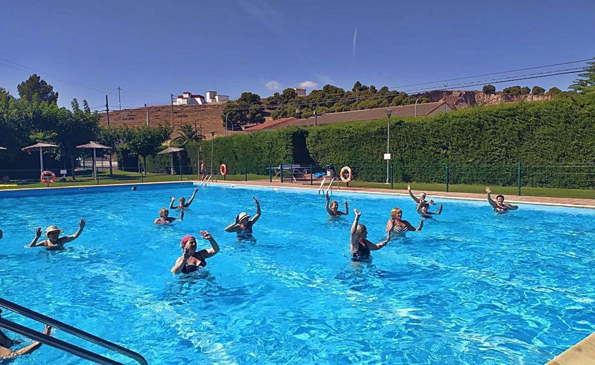 También en Fuendejalón se han refrescado con la gimnasia acuática.  |