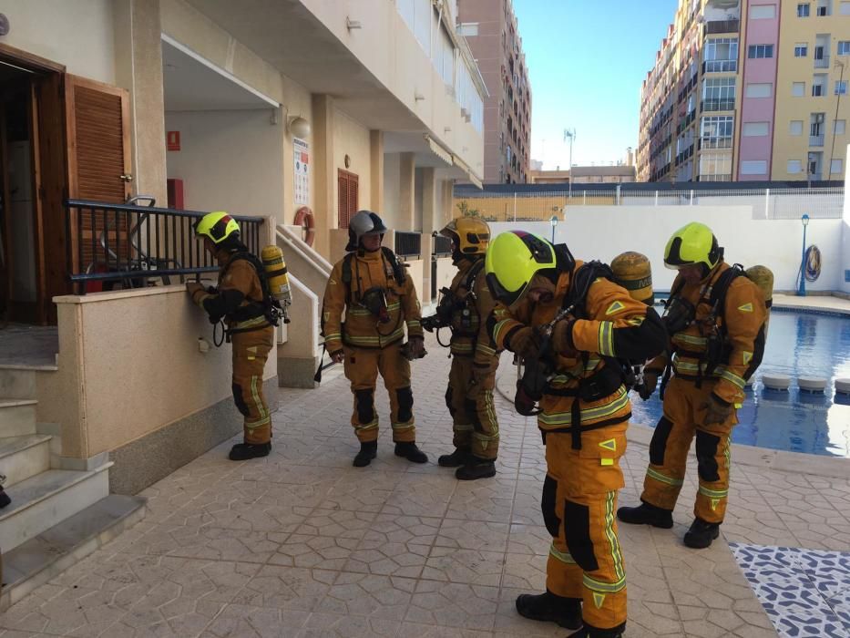 La deflagración no ha provocado heridos y ha obligado al desalojo de 30 vecinos en la calle Diego Ramírez de Torrevieja