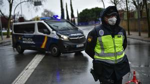 Control policial a la entrada de Logroño para frenar el avance del coronavirus.