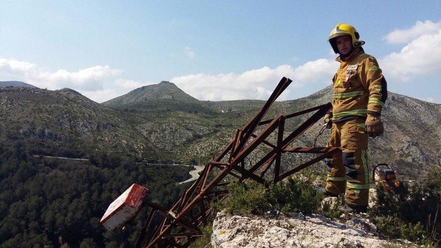 El castillo de Ambra de Pego, del siglo XIII, se libera de antenas