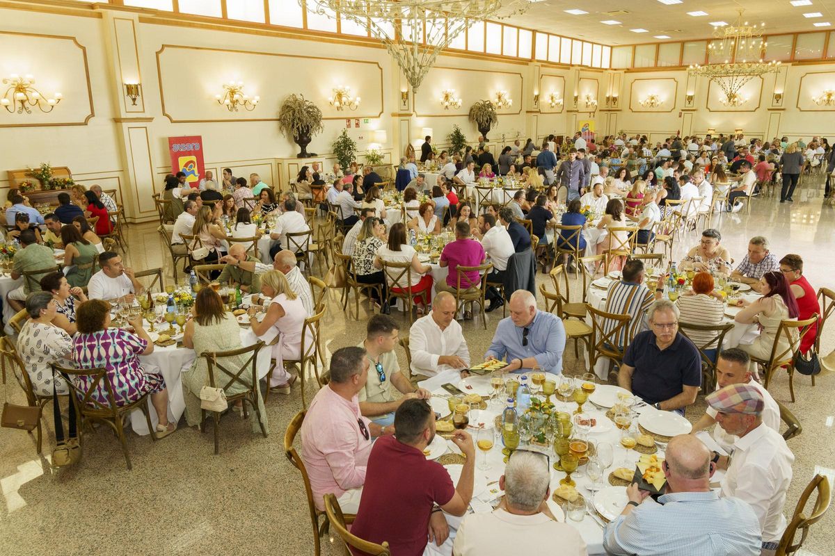 Almuerzo de convivencia de los socios de Alsara.