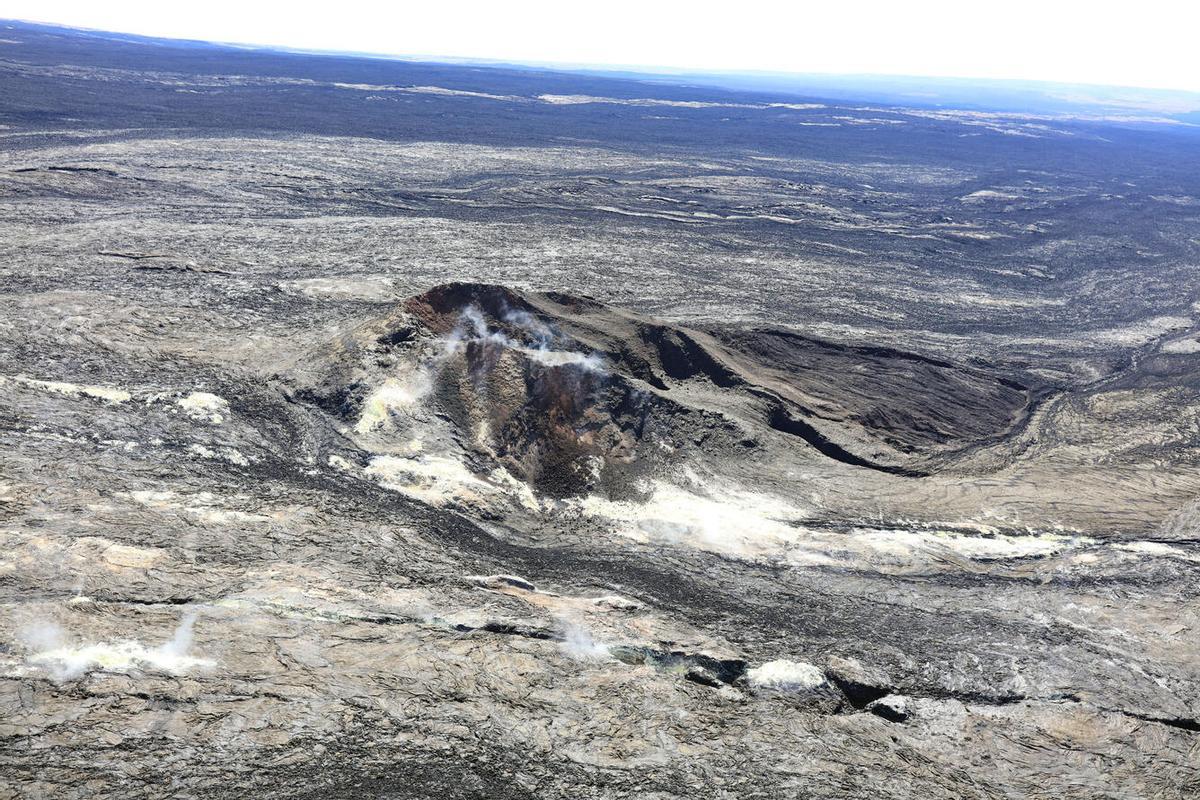 El volcán Mauna Loa (Hawái) entra en erupción por primera vez en 40 años