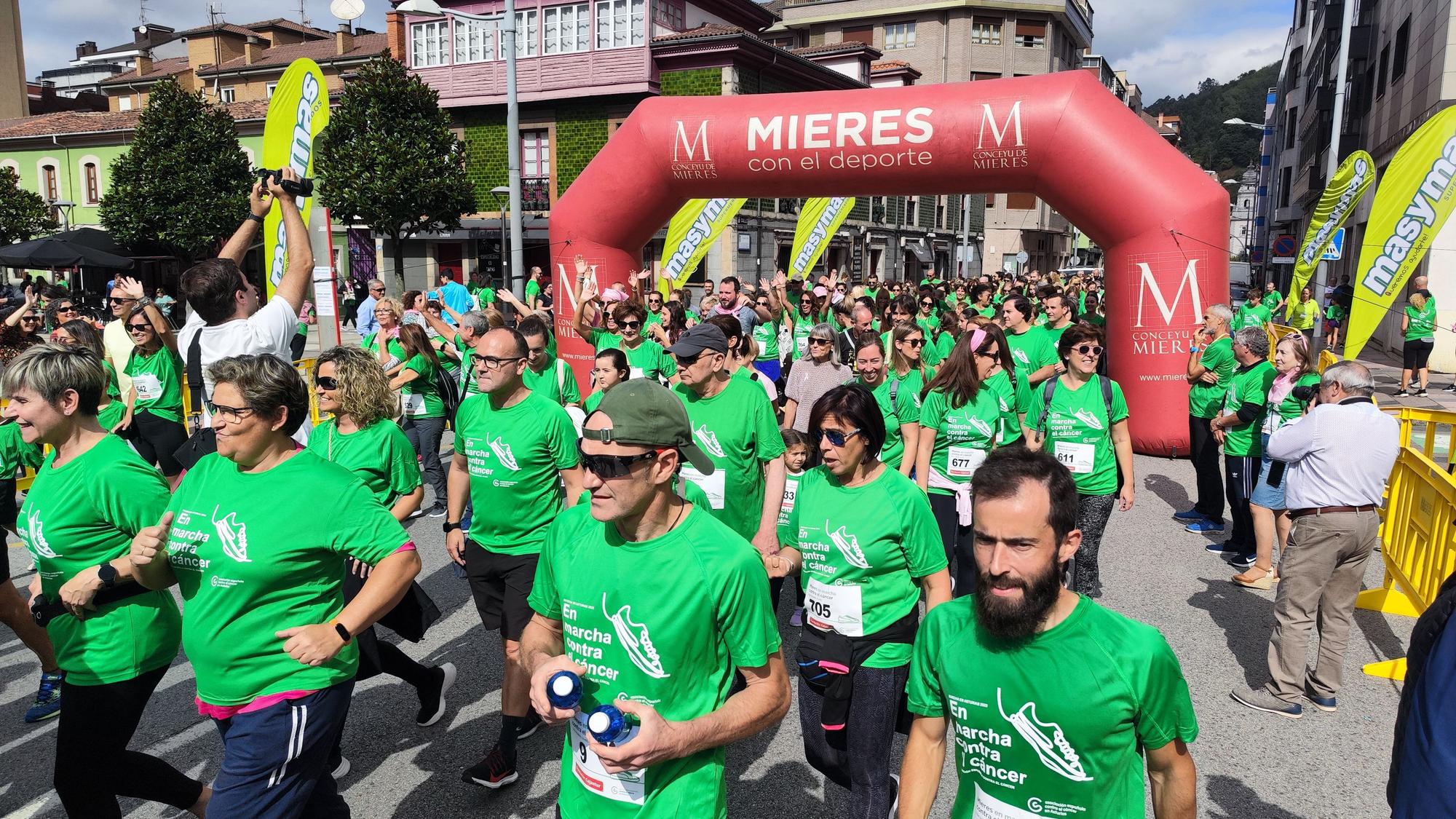 EN IMÁGENES: Asturias se echa a la calle para correr contra el cáncer